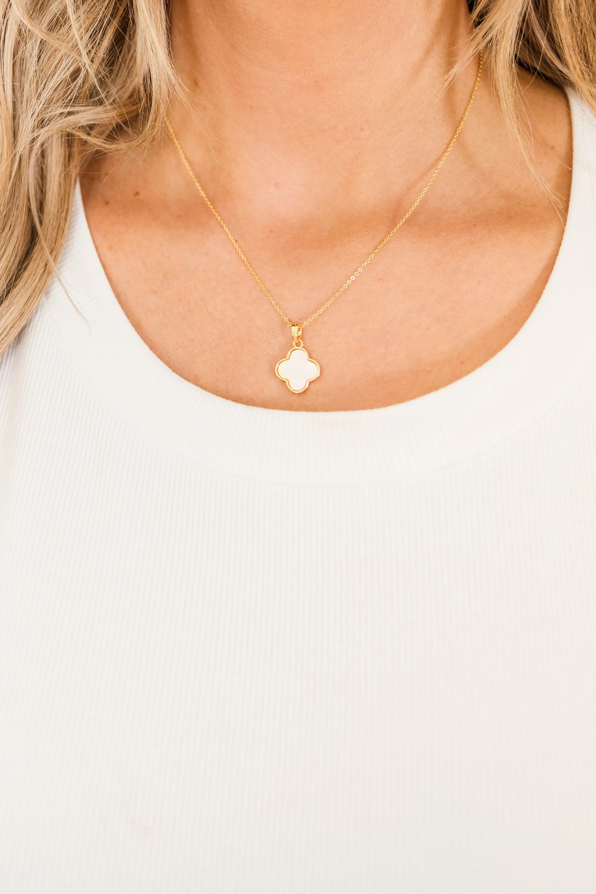 Act Naturally Necklace, Gold