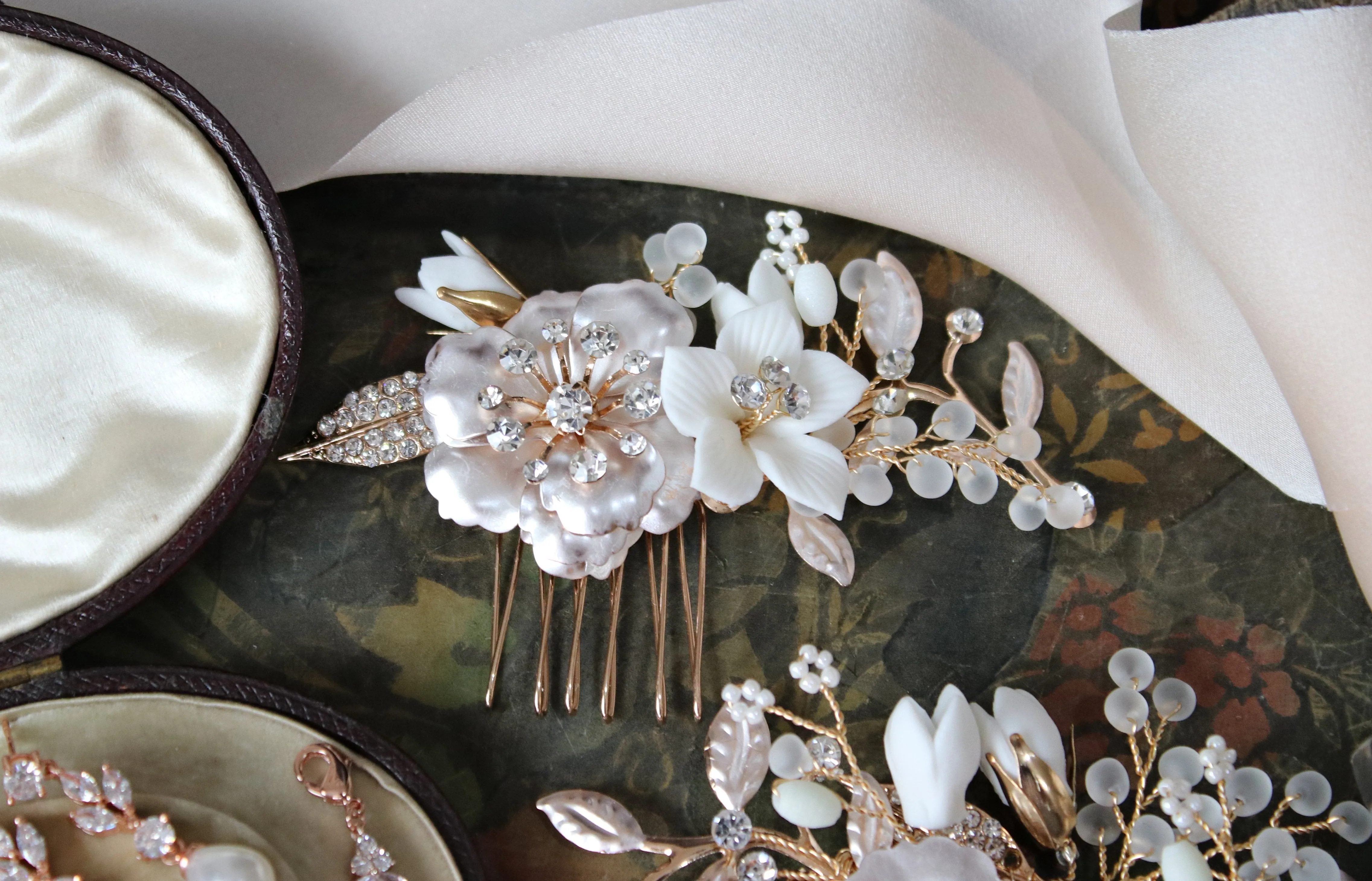 ADDISON Porcelain Floral and Crystal Wedding Headpiece Comb Set