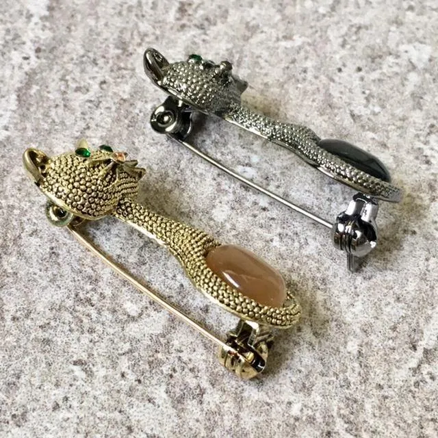 ANTIQUE VINTAGE METAL 3-D DIAMANTE GOLD CAT BROOCH