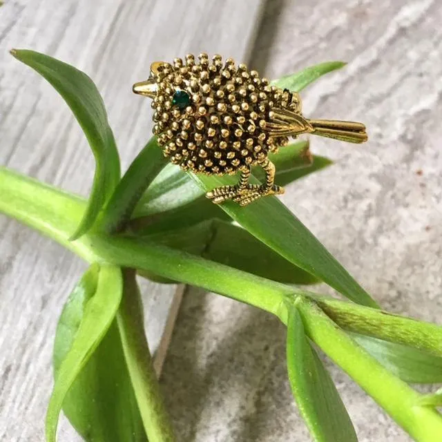 ANTIQUE VINTAGE METAL 3-D GOLD BIRD BROOCH / DRESS COLLAR SCARF PIN